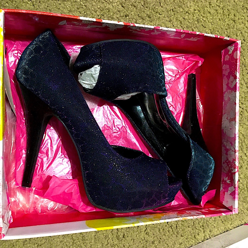 Chinese Laundry Hold Forever High Heels